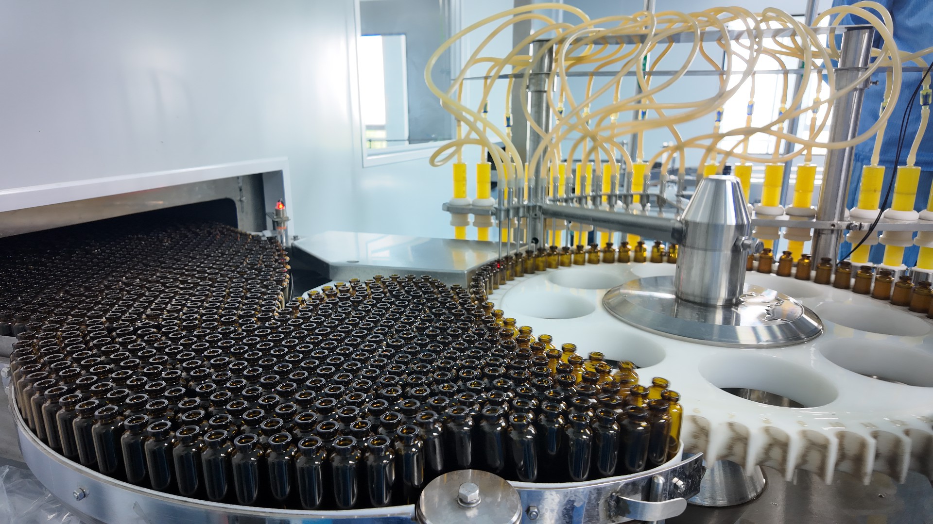 【合规生产·品质基石】 施帕德生物科技 :揭秘液体剂型全自动化生产线